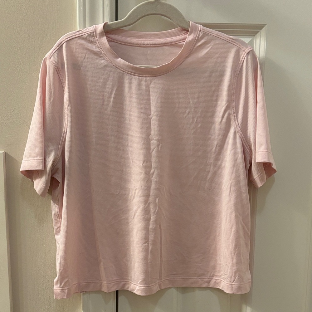 Lululemon Cropped XS/S Pink Athletic Top🩷